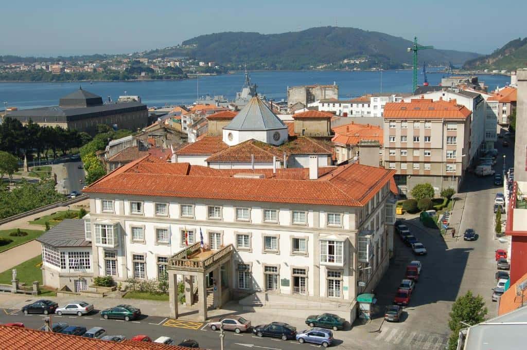 Nochevieja en Ferrol 2025: Cenas y Fiestas Clásicas