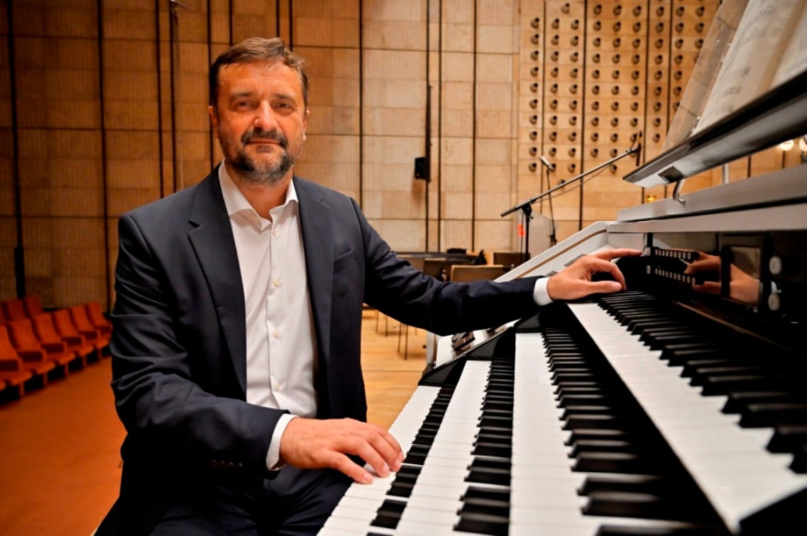 Concierto de Stanislav Surin y Orfe贸n Lucense