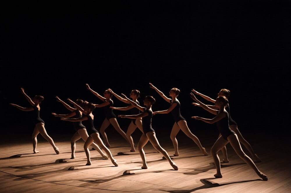UNHA VIAXE Á ANTIGA GRECIA - Escola Municipal de Danza de Oleiros