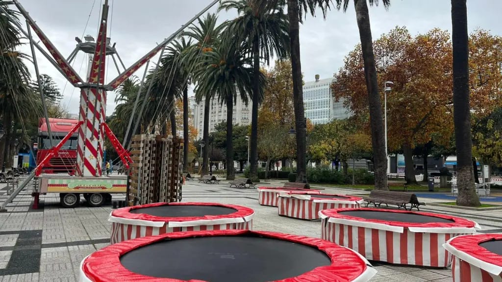 Tiovivo de Navidad y Atracciones
