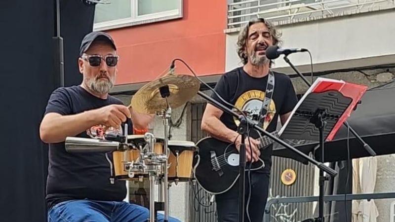 Concierto de Mala Herba Dúo en Samil