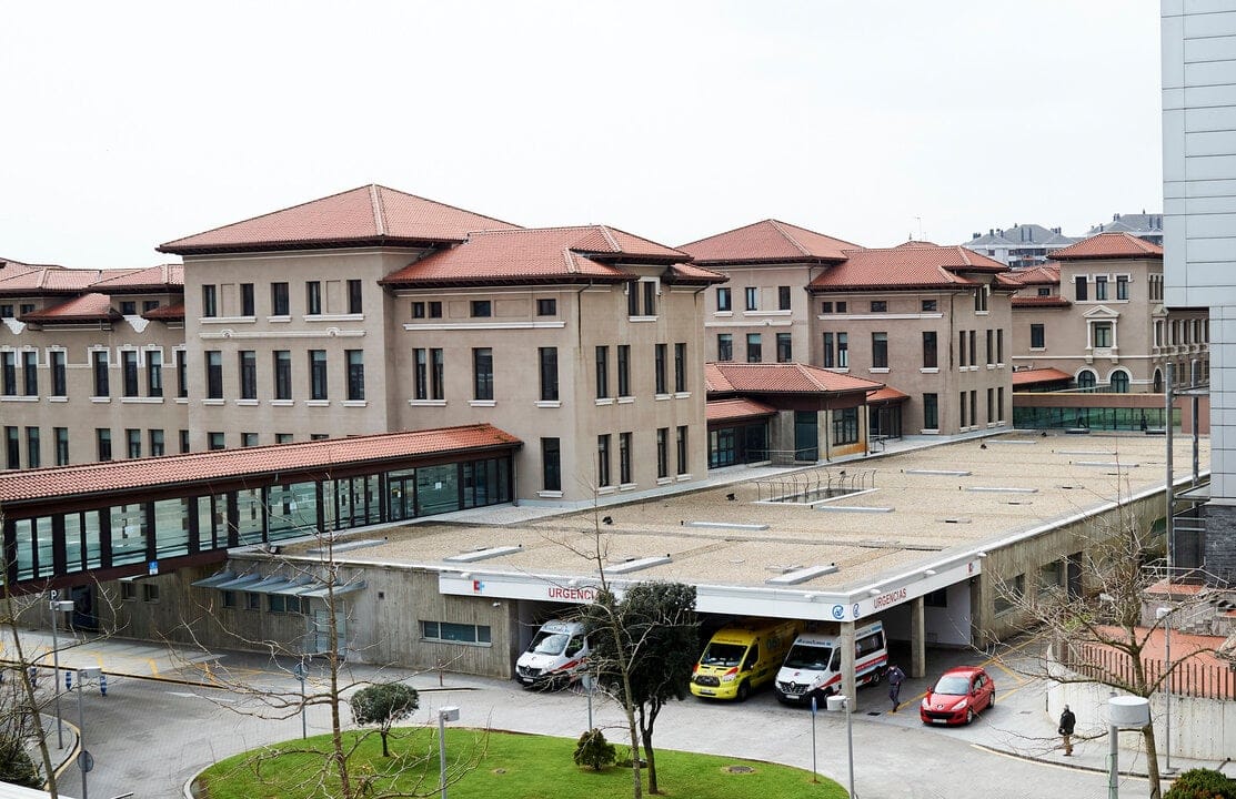 Concentraci贸n contra la OLA en la zona de Valdecilla