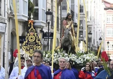 Bendición de los ramos por el Arzobispo y procesión litúrgica