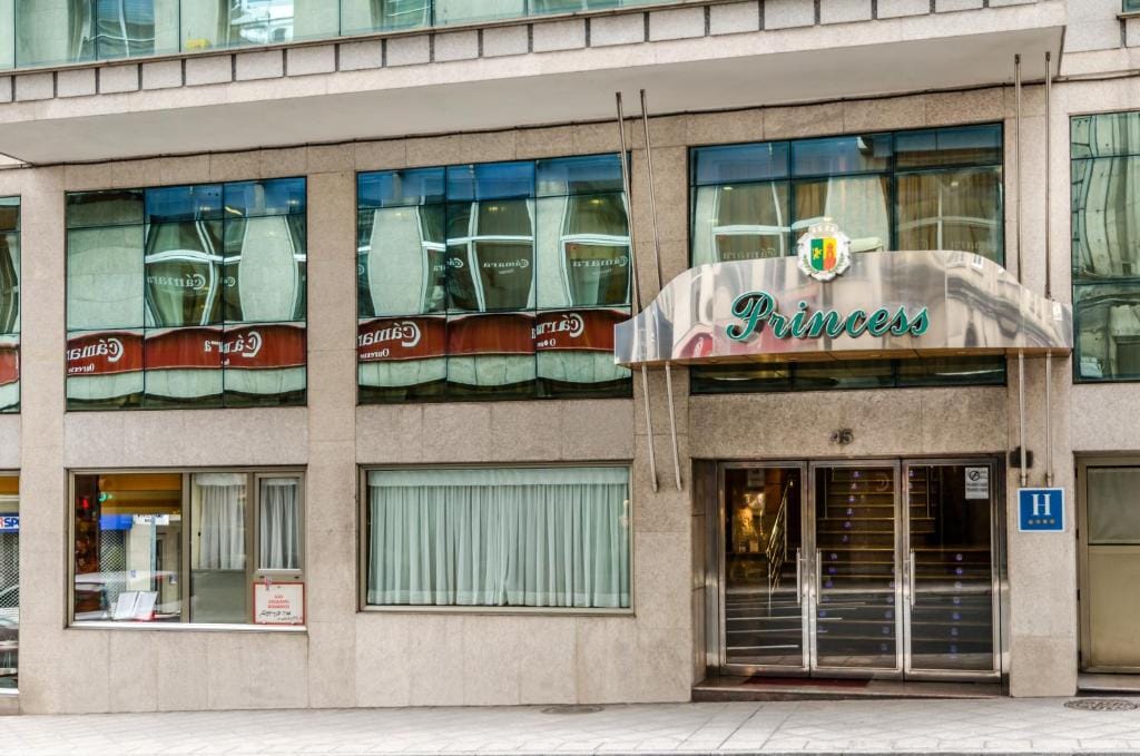 Reunión de vecinos por la discoteca Desorden