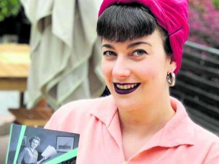 Presentaci贸n de 'Lutano' por Raquel Presumido en la Feria del Libro de Gij贸n 2026