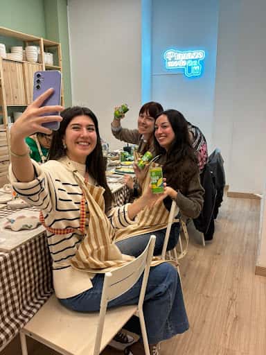 Talleres de cerámica y pintura en Kiuti Concept Zaragoza