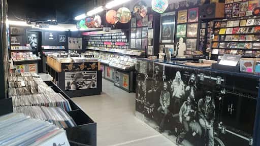 Elepe: discos de vinilo y arte urbano en Vigo