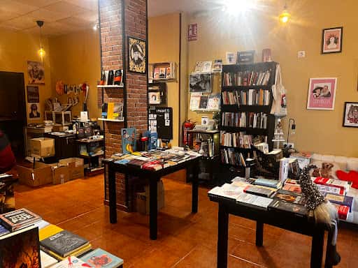 Kafka & Co: libros, café y papelería de diseño en Oviedo