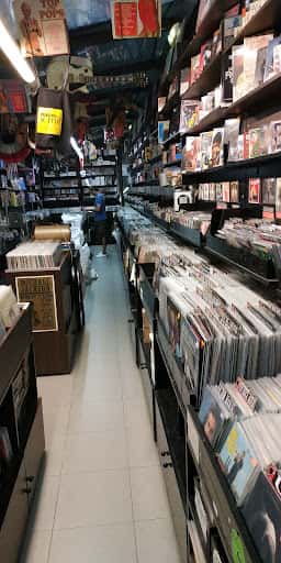 La Bomba Records: vinilos y coleccionismo musical en Oviedo