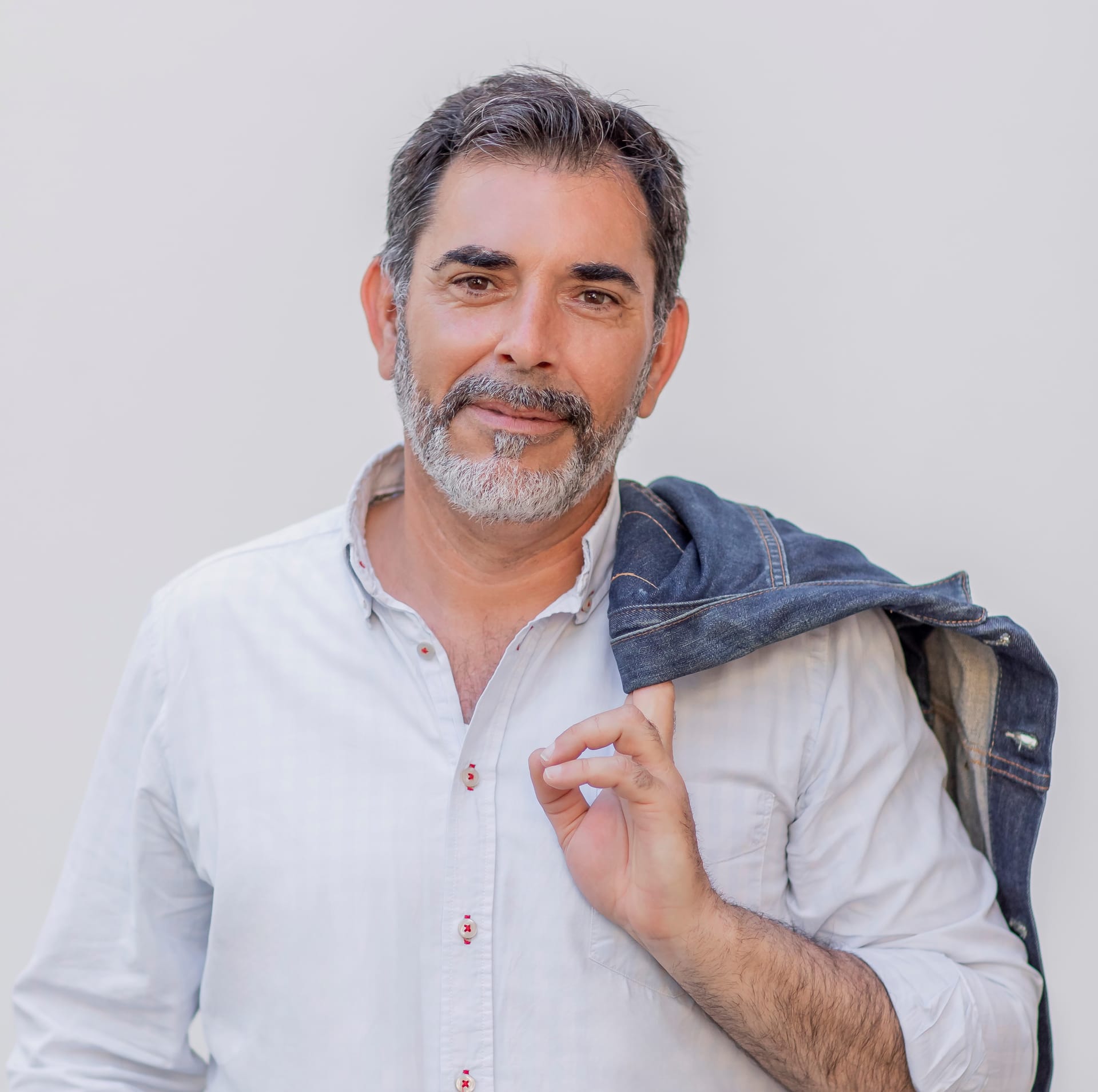 Encuentro con Víctor del Árbol