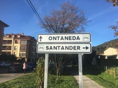Ruta en bici por la Vía Verde de Astillero a Sarón