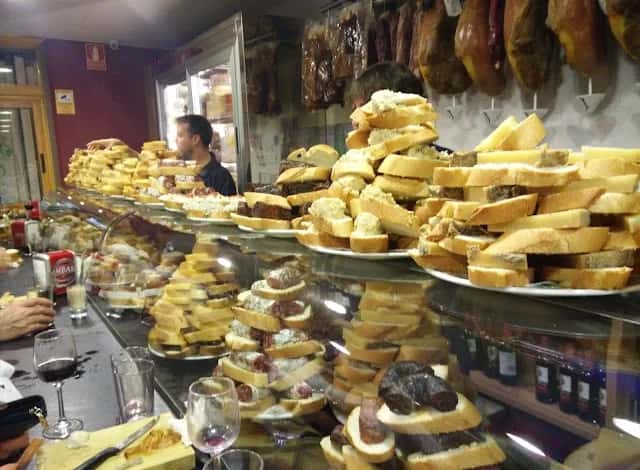 Bar Estudios en Zaragoza: el paraíso de las tablas de quesos