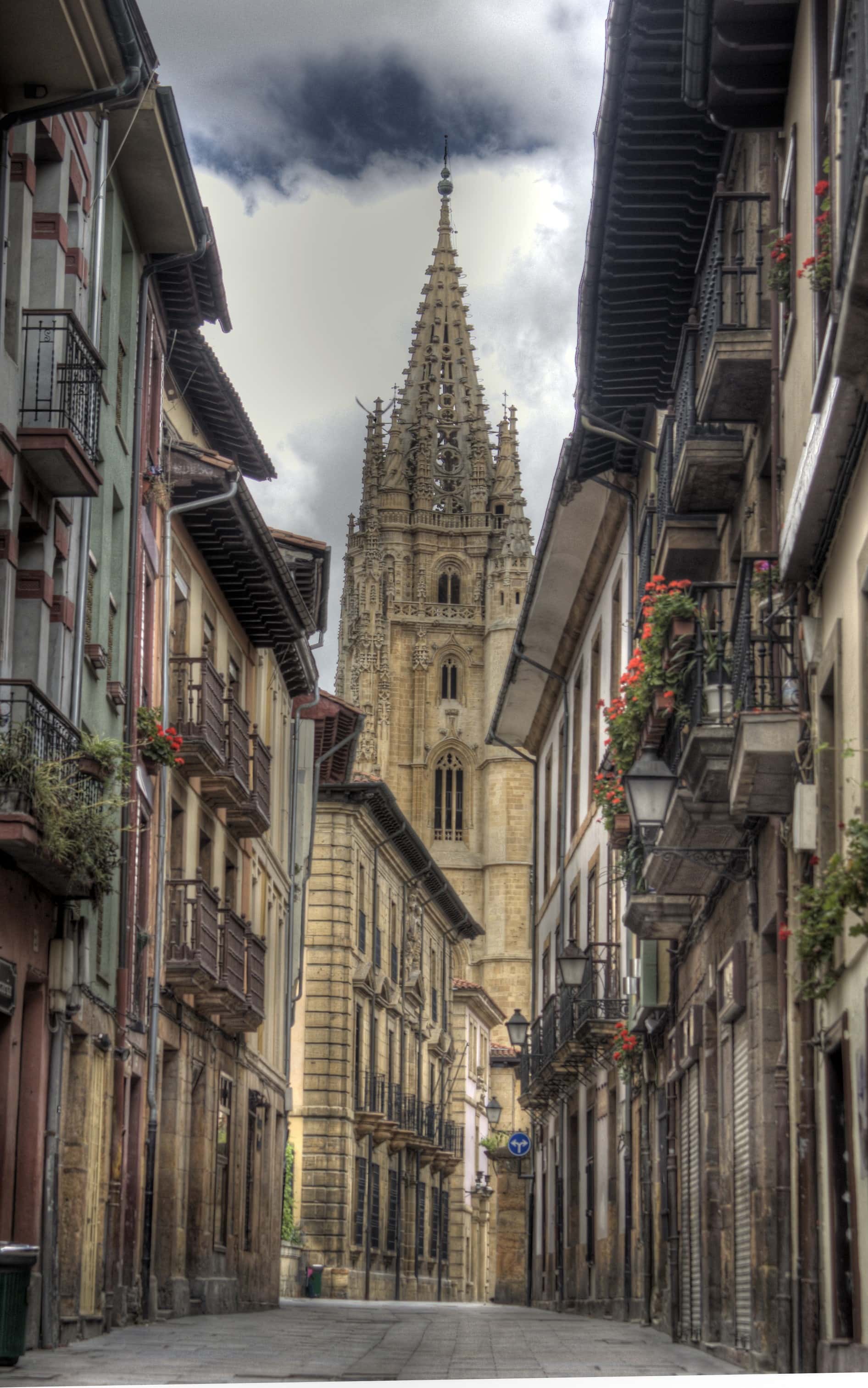 Ruta por los locales nocturnos con más historia de Oviedo