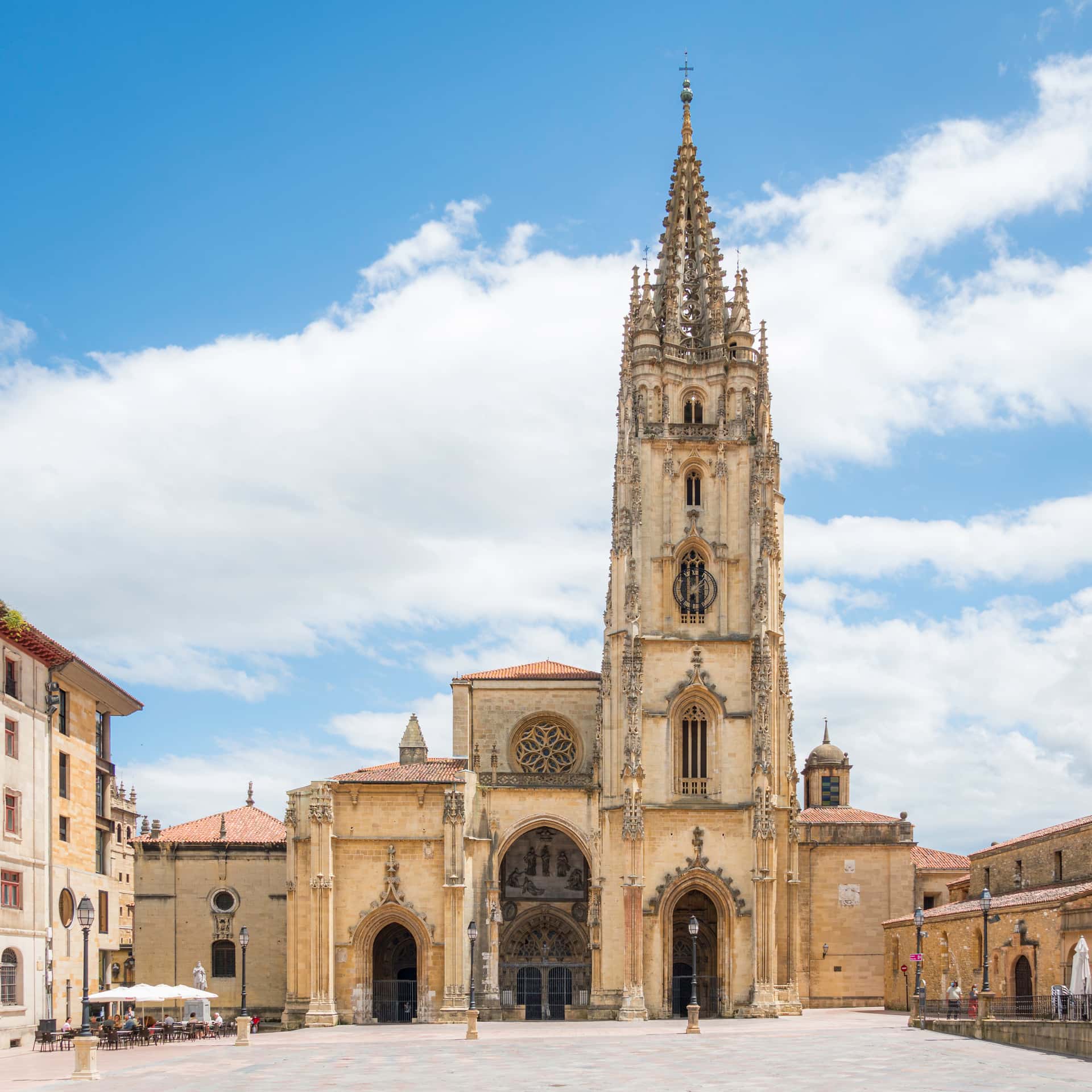 Camino Primitivo desde Oviedo: cómo ir sin cargar peso