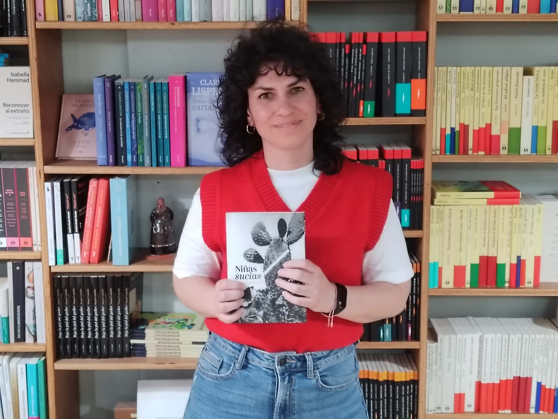 Elena Correa presenta Niñas Sucias