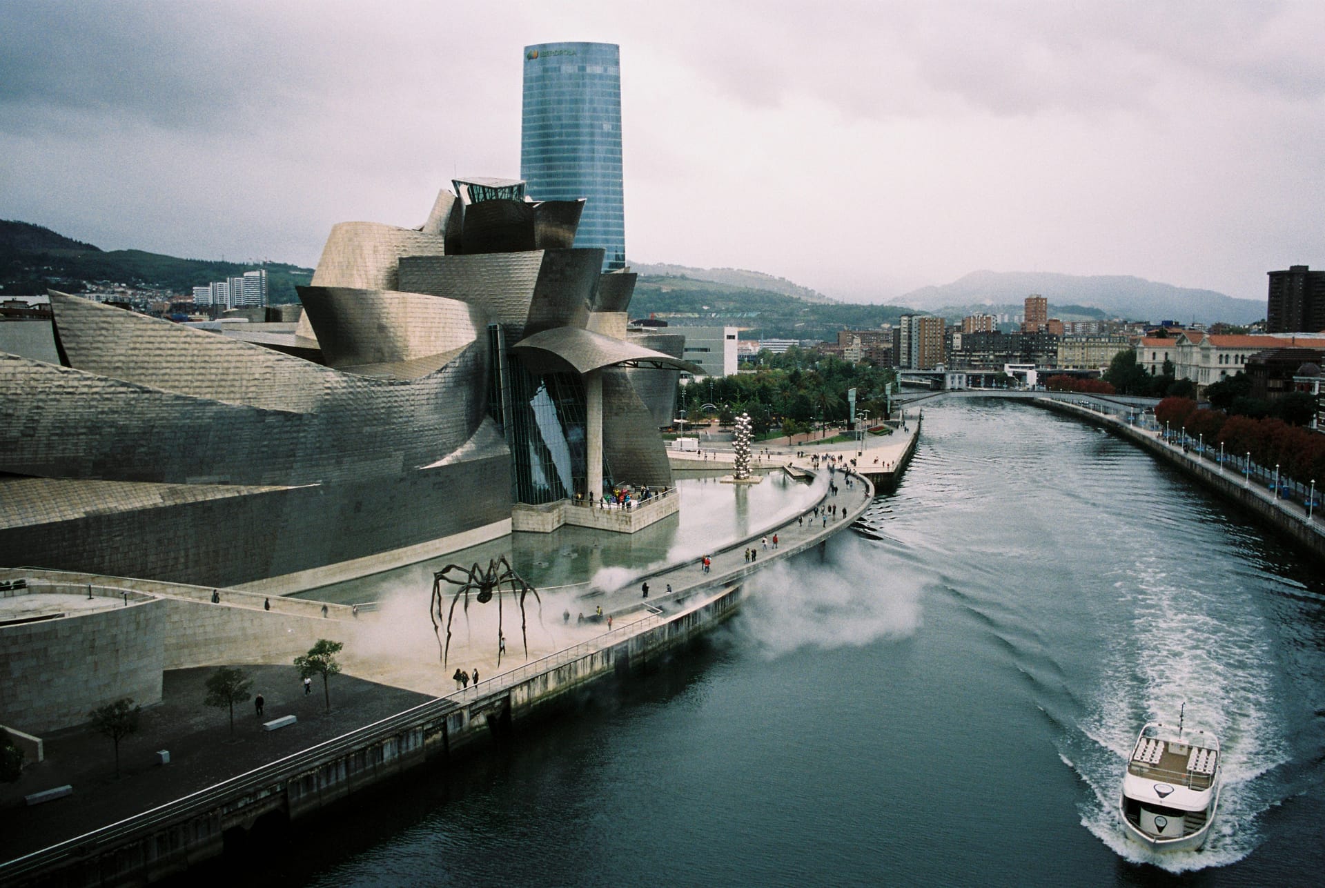 Planes acuáticos para exprimir la ría de Bilbao este verano