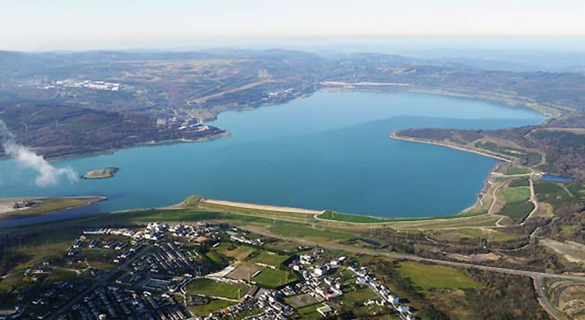Playas fluviales y merenderos cerca de A Coruña