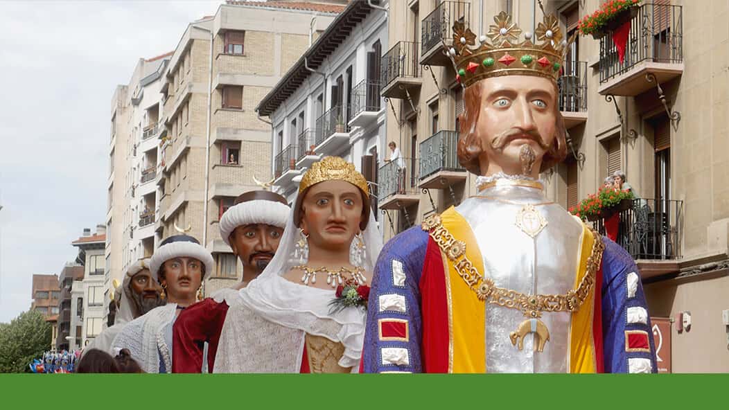 Salida de la Comparsa de Gigantes y Cabezudos - San Fermín 2026