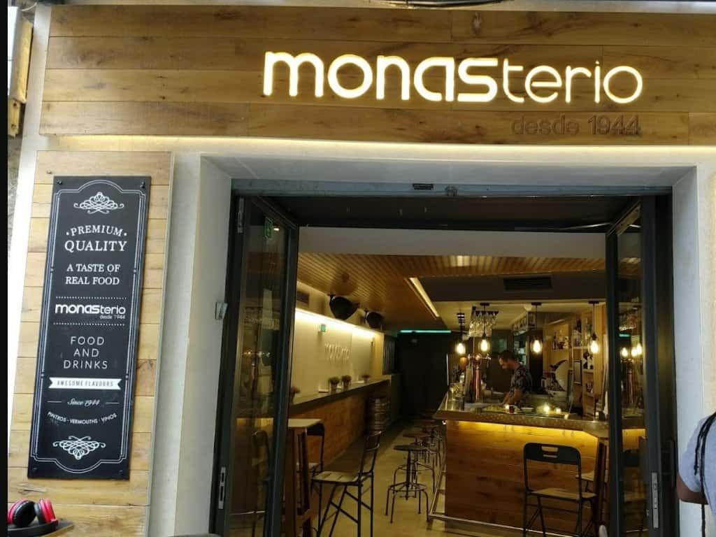 Bar Monasterio: tradición y pintxos renovados en Pamplona