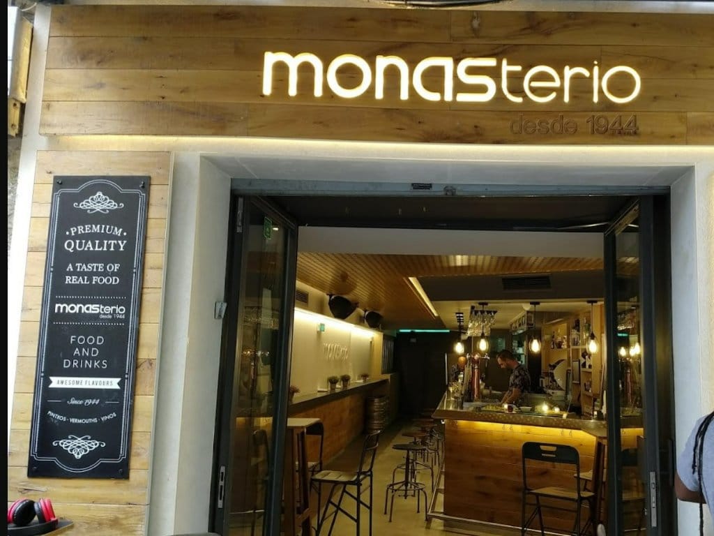 Bar Monasterio: tradición y pintxos renovados en Pamplona