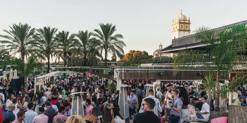 Mercadillos ef'imeros en Sevilla: dise'no, m'usica y ocio