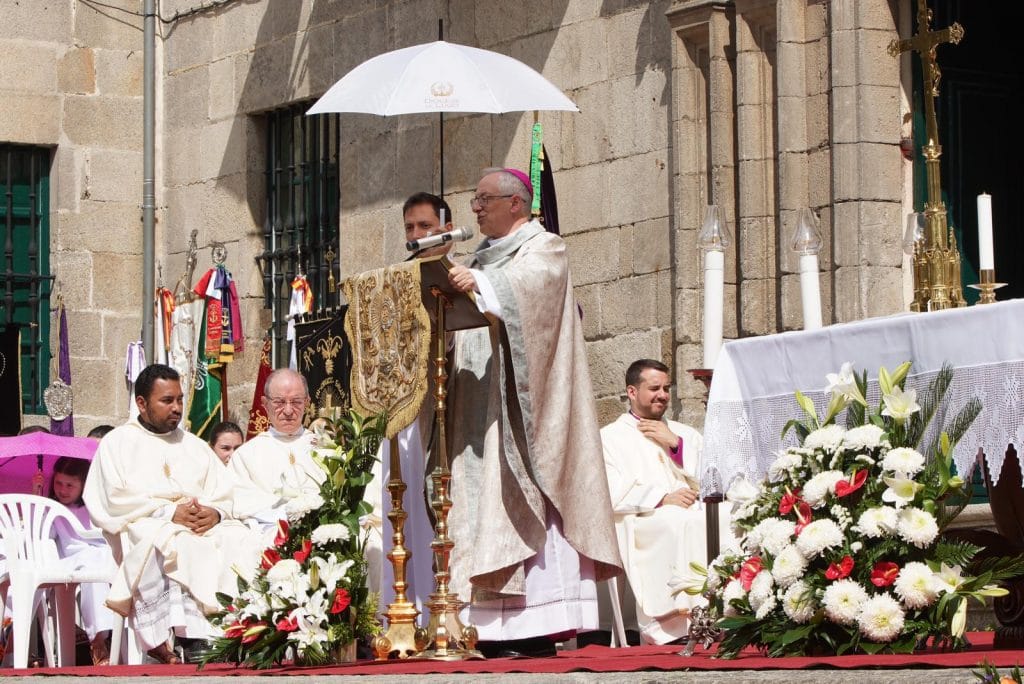 Solemne Misa Pontifical de Resurrección