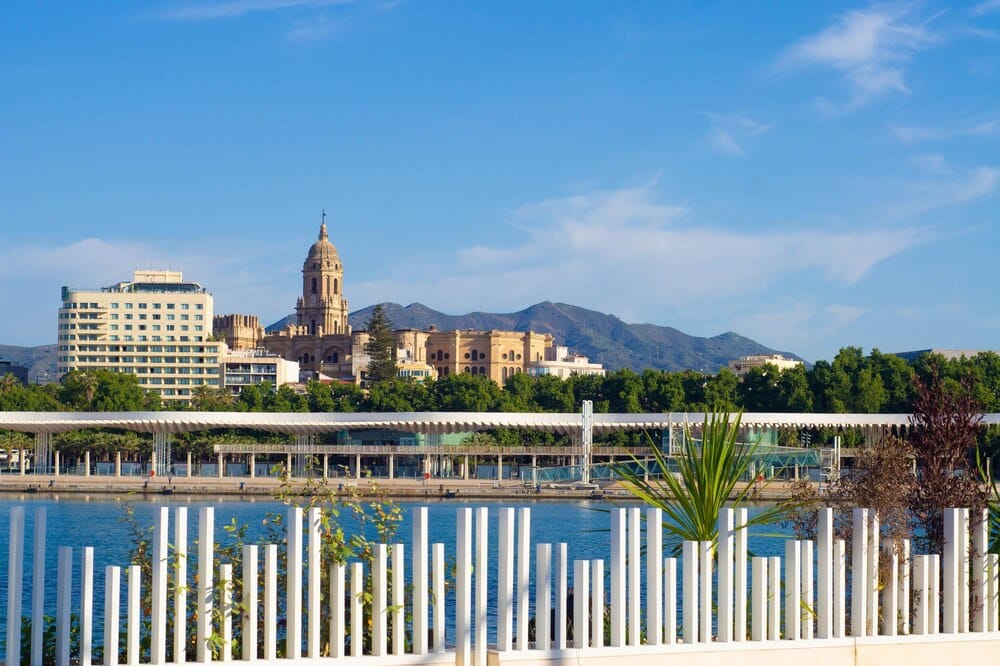 Las mejores ofertas en vuelos desde A Coruña: Barcelona por 32 euros y Londres por 48