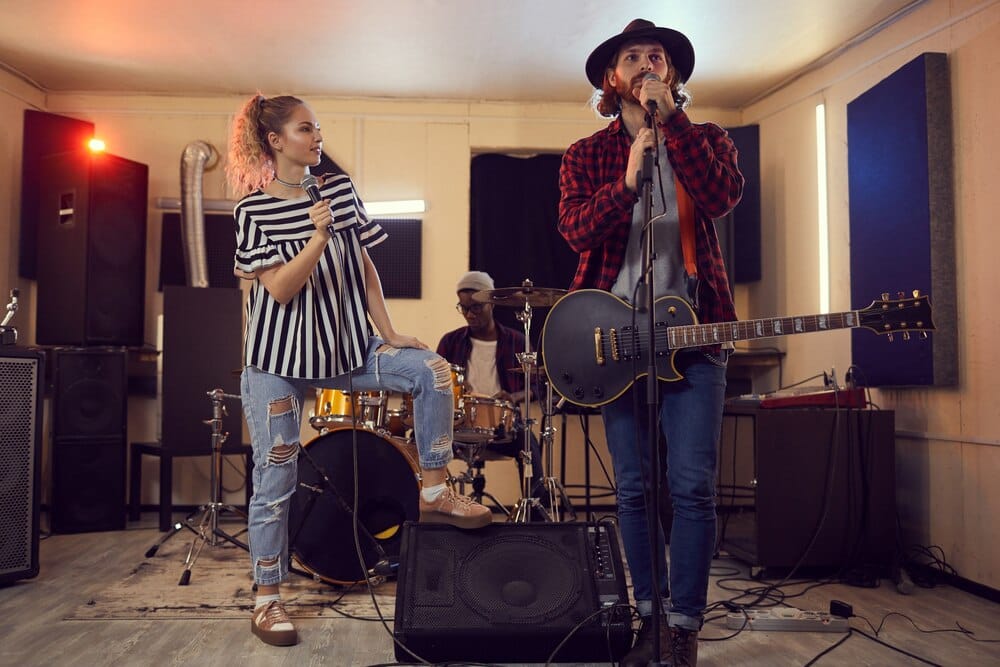 Concierto de Ray Brandes & Wyld Gooms