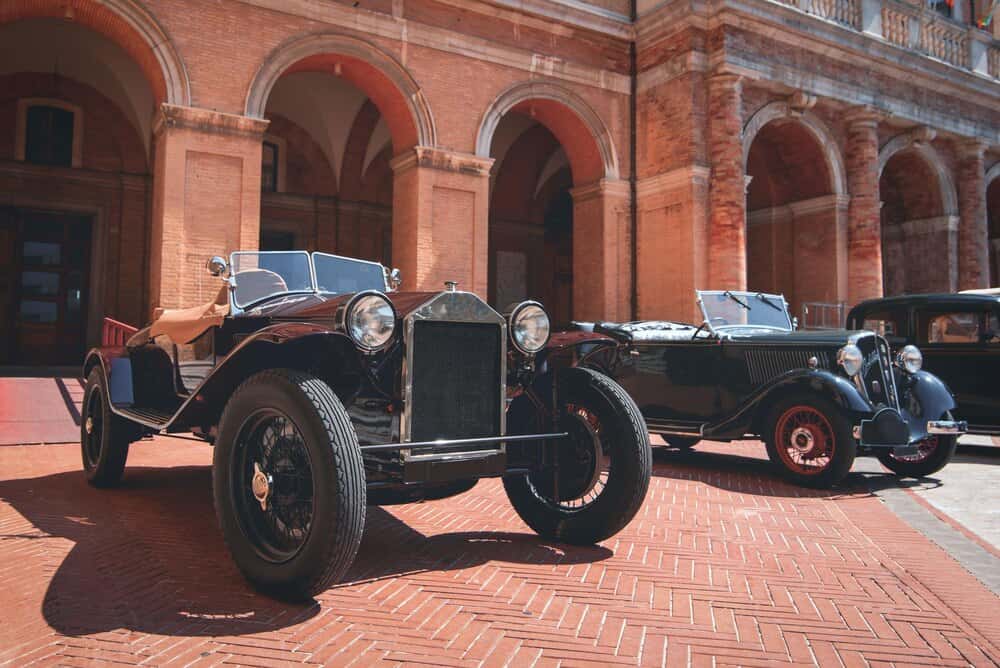 Coches clásicos en Gijón: pasión por el motor histórico
