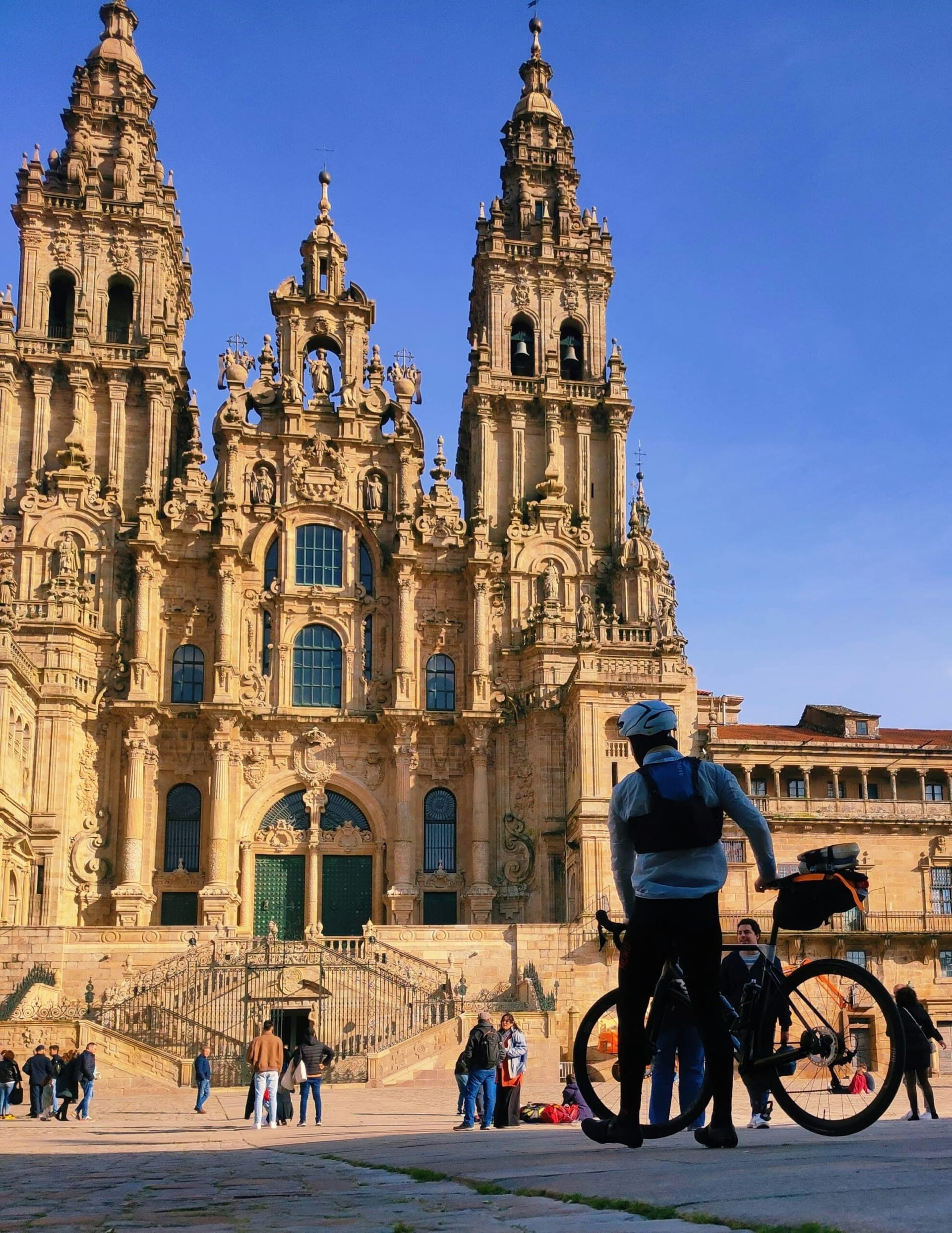 Mesa de Debate: Turistificación: '¿Visitantes o invasores?'
