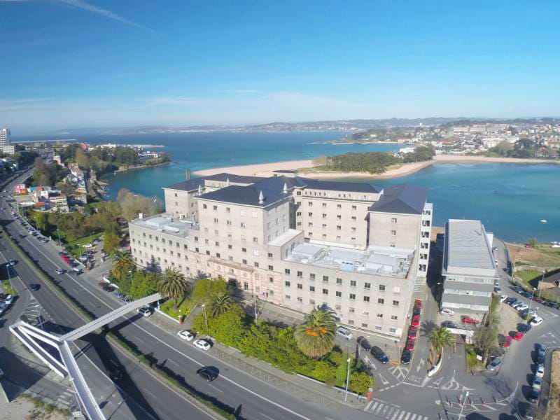 Visita de PapĆ” Noel al Hospital Materno