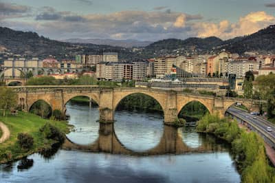 Adro de Santiaguiño do Burgo